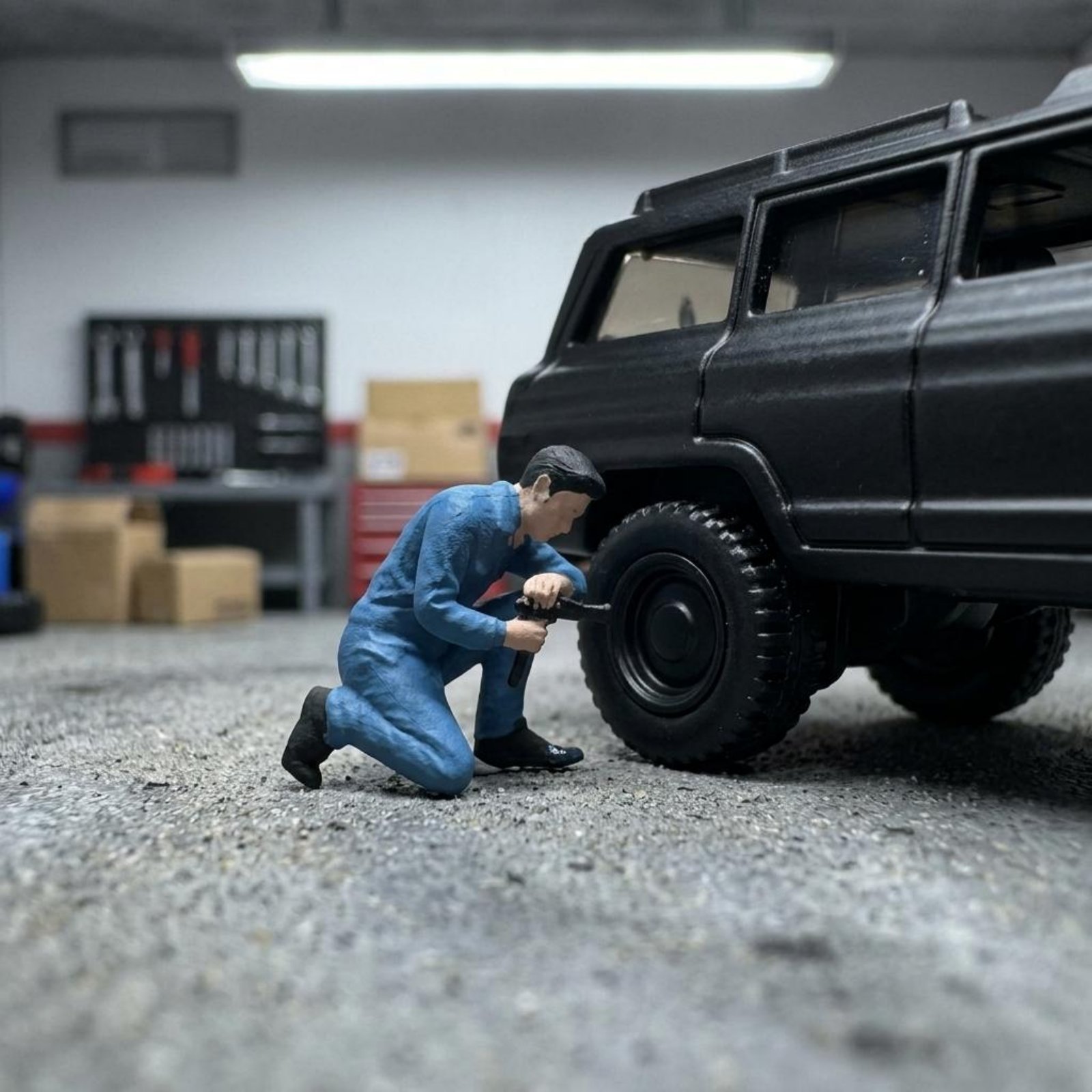 Phone Looking Man Figure Scene - Phone Accessories For Men ulasan dan harga