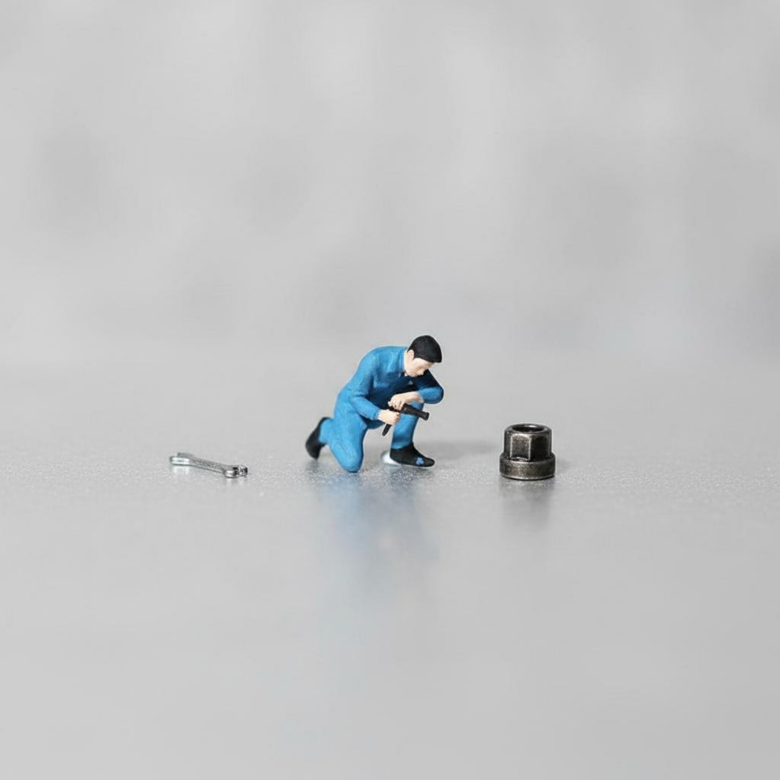 Phone Looking Man Figure Scene - Phone Accessories For Men ulasan dan harga