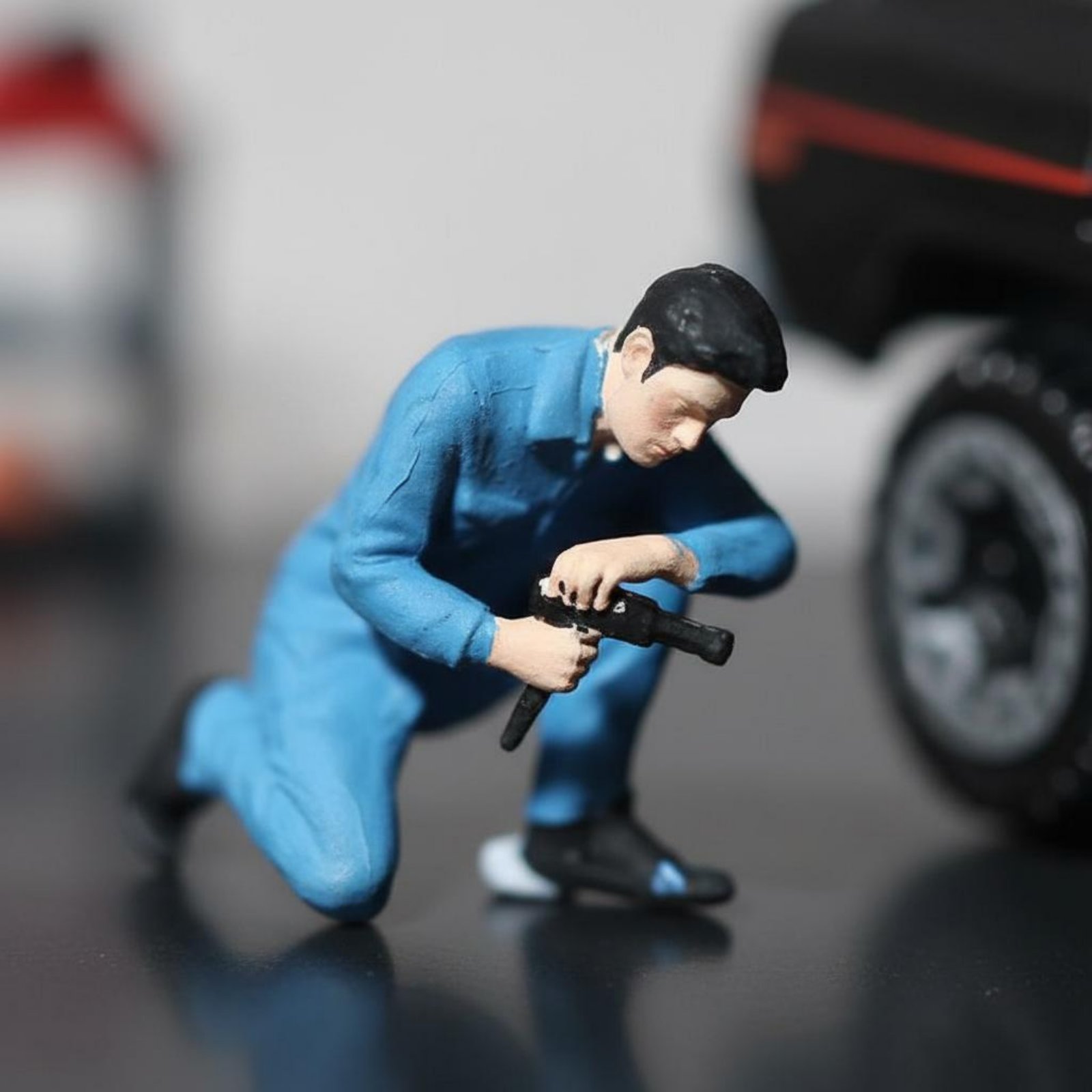 Phone Looking Man Figure Scene - Phone Accessories For Men ulasan dan harga
