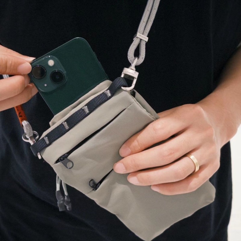 Men Slim Fit Crossbody Phone B - Phone Accessories For Men ulasan dan harga