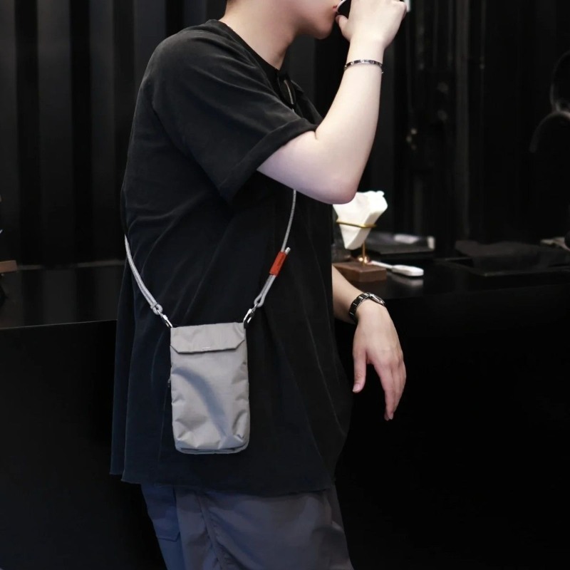 Men Slim Fit Crossbody Phone B - Phone Accessories For Men ulasan dan harga